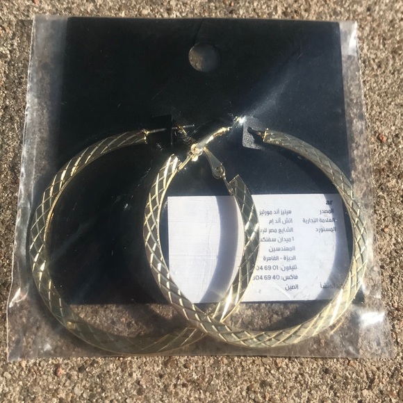 New H&M Gold Colored 2” Textured Hoop Earrings - Picture 5 of 13